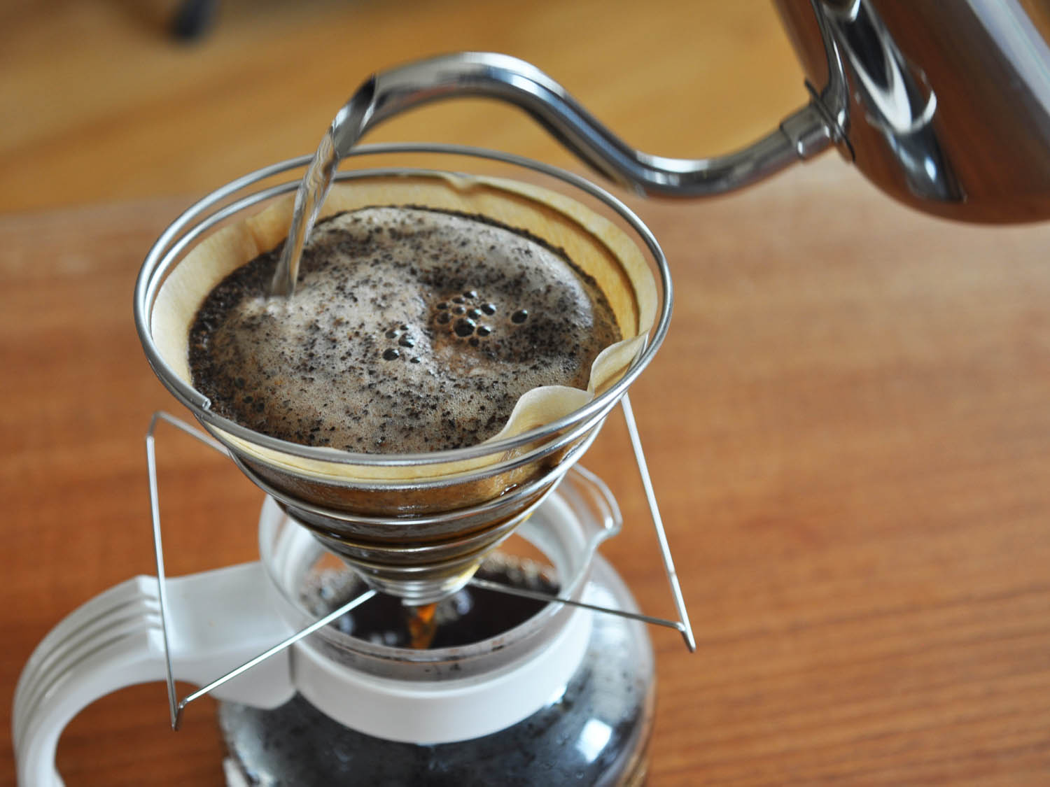Как называется заварка. Кофе для заварки в чашке. Заварка кофе. Фильтр для заварки кофе. Кофе для заварки в кружке.